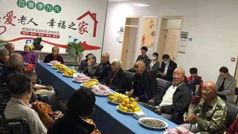 家用失能老人护理机器人：如何选择合适的助手？**