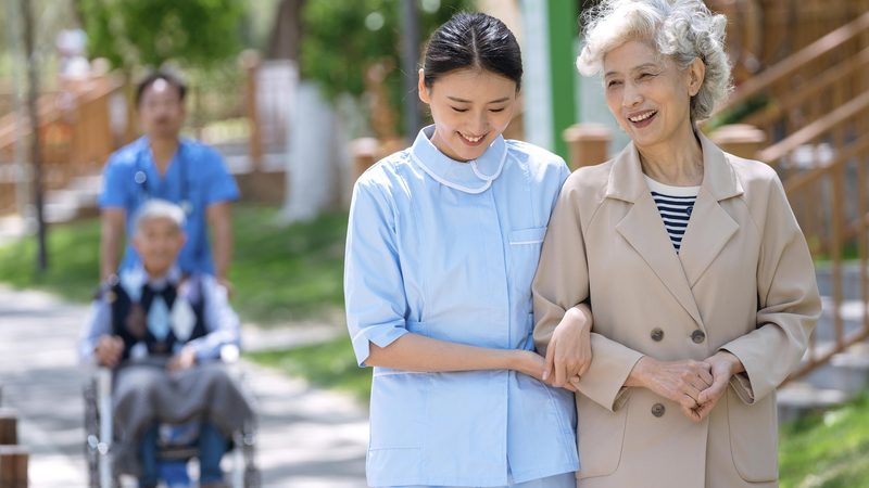 养老护理员高级证书：职称评定之路**